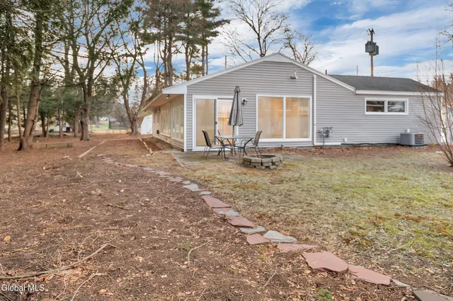 $399,000 | 1 Alva Drive, Colonie, NY 12110