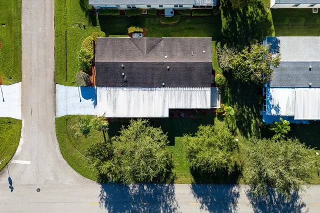 a view of a tennis court