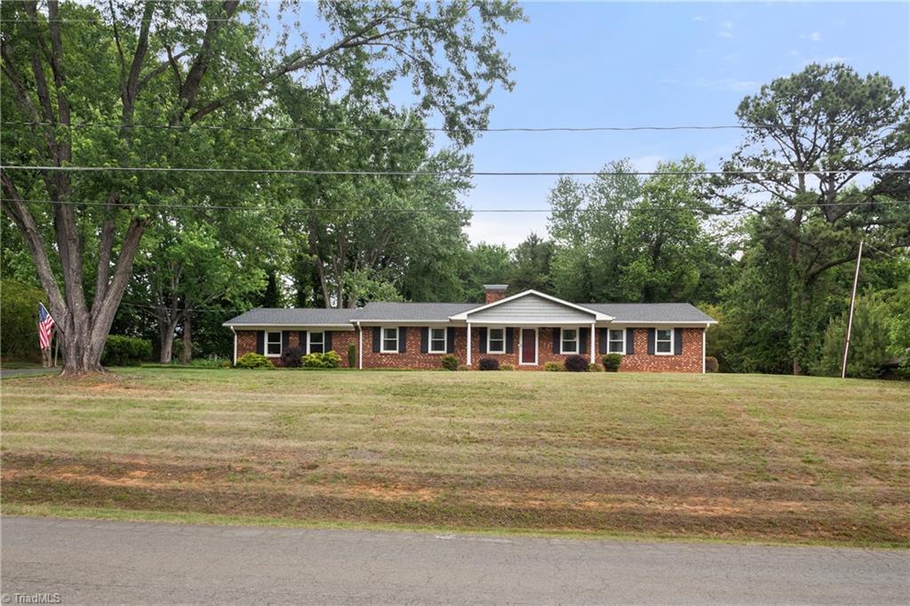 3845 Whitehaven Road Winston-Salem, NC 27106 - Photo 3 of 37
