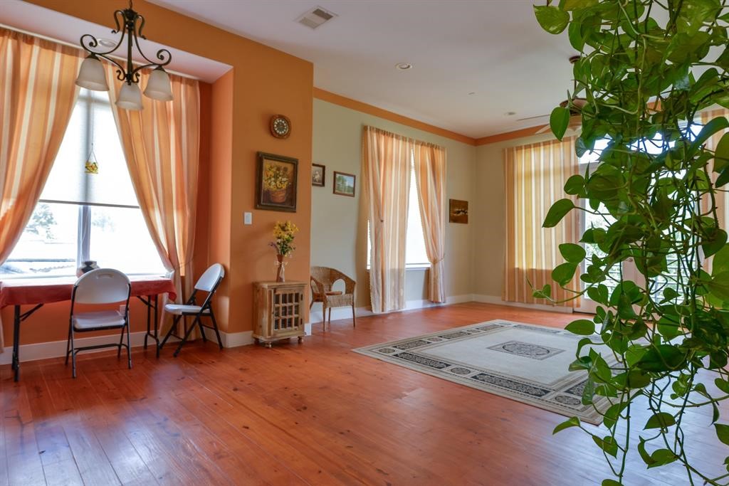 1807 West Webster Street Houston, TX 77006 - Photo 10 of 45