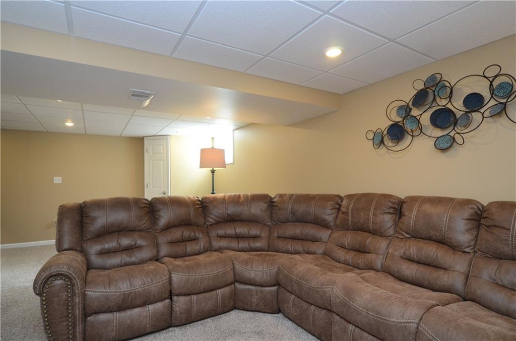 180 William Circle McKees Rocks, PA 15136 - Photo 21 of 25 Gallery Image 21