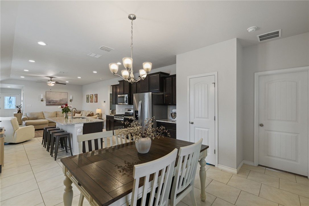 7601 Shadow Rider Lane Corpus Christi, TX 78414 - Photo 11 of 13