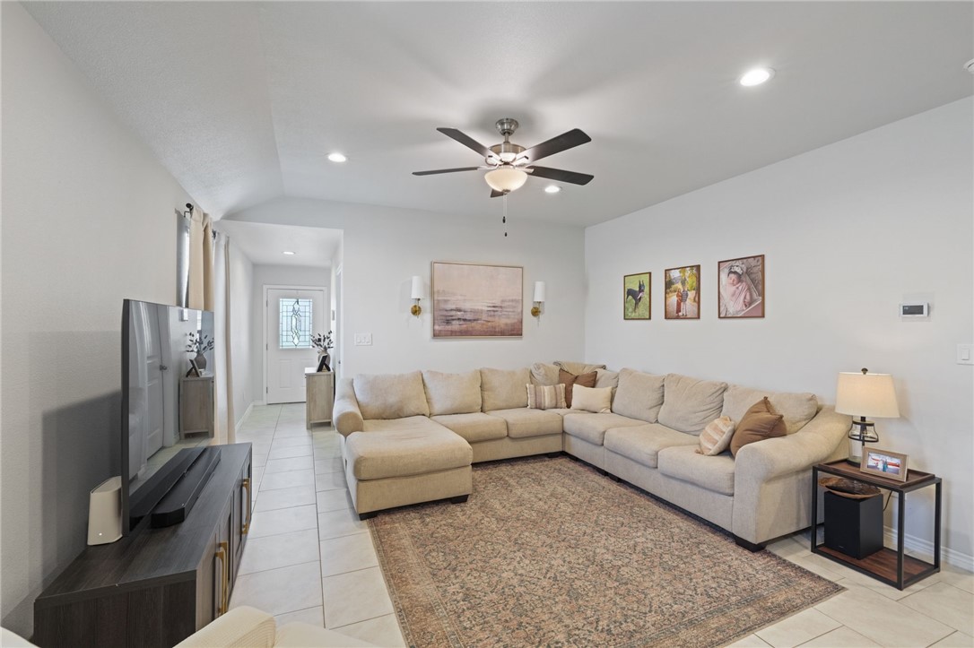 7601 Shadow Rider Lane Corpus Christi, TX 78414 - Photo 7 of 13