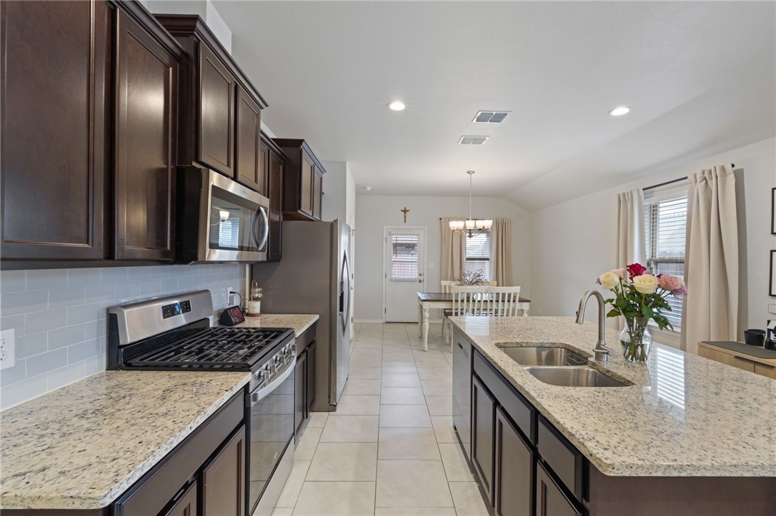 7601 Shadow Rider Lane Corpus Christi, TX 78414 - Photo 8 of 13