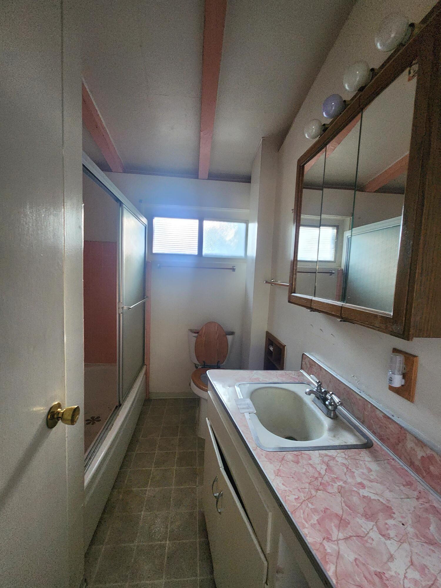4550 East Bonnyview Road Redding, CA 96001 - Photo 15 of 28 20230911_174139