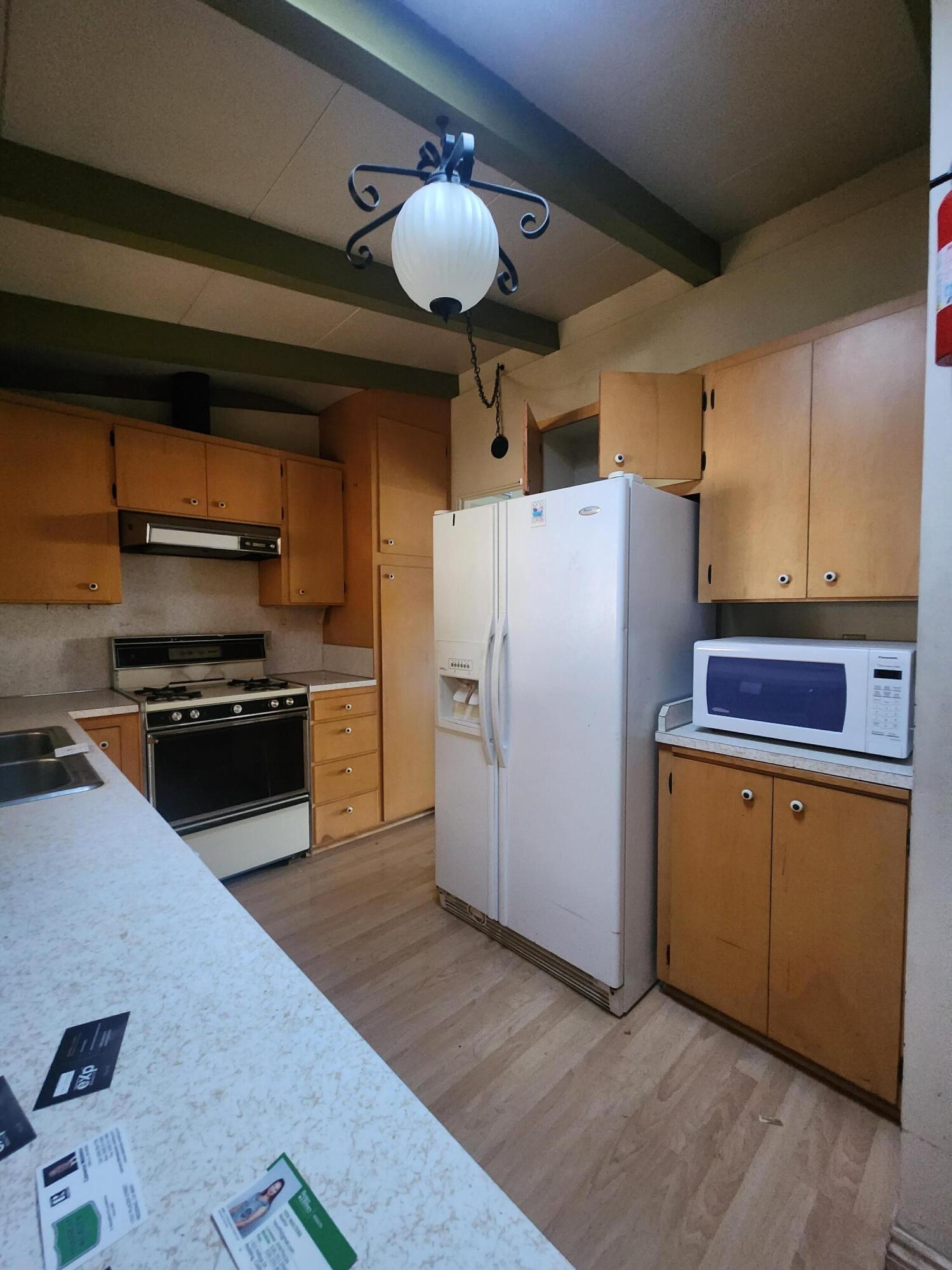 4550 East Bonnyview Road Redding, CA 96001 - Photo 10 of 28 20230911_174345