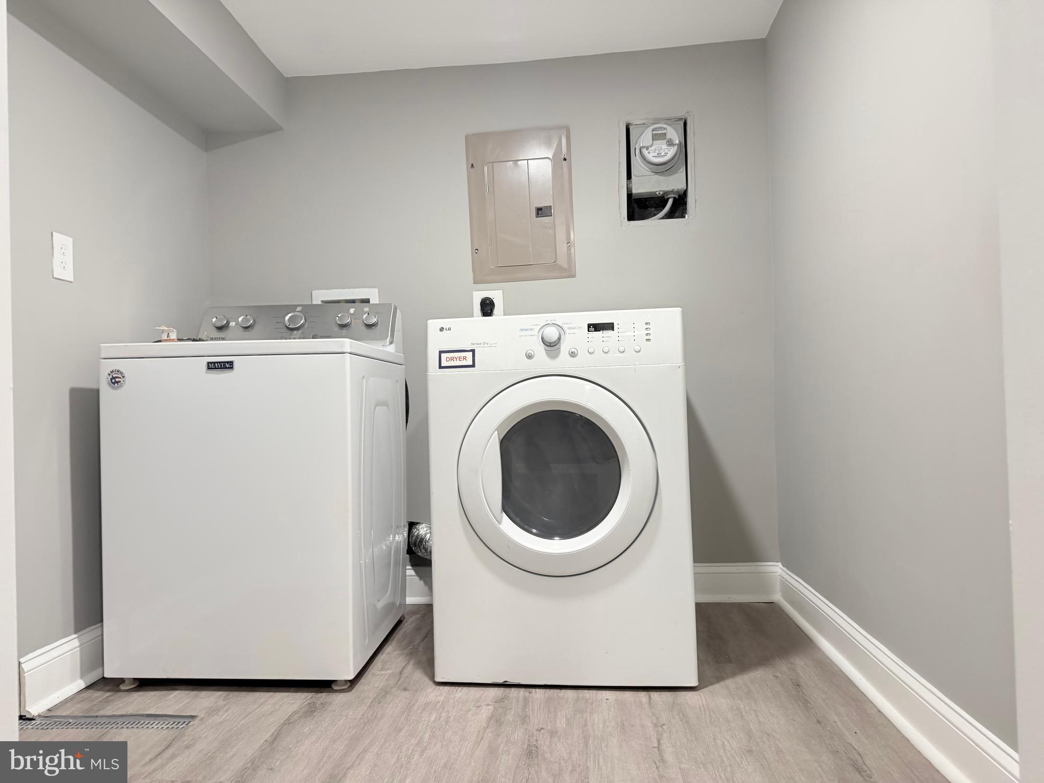 5115 Pembridge Avenue Baltimore, MD 21215 - Photo 19 of 29 a utility room with dryer and washer