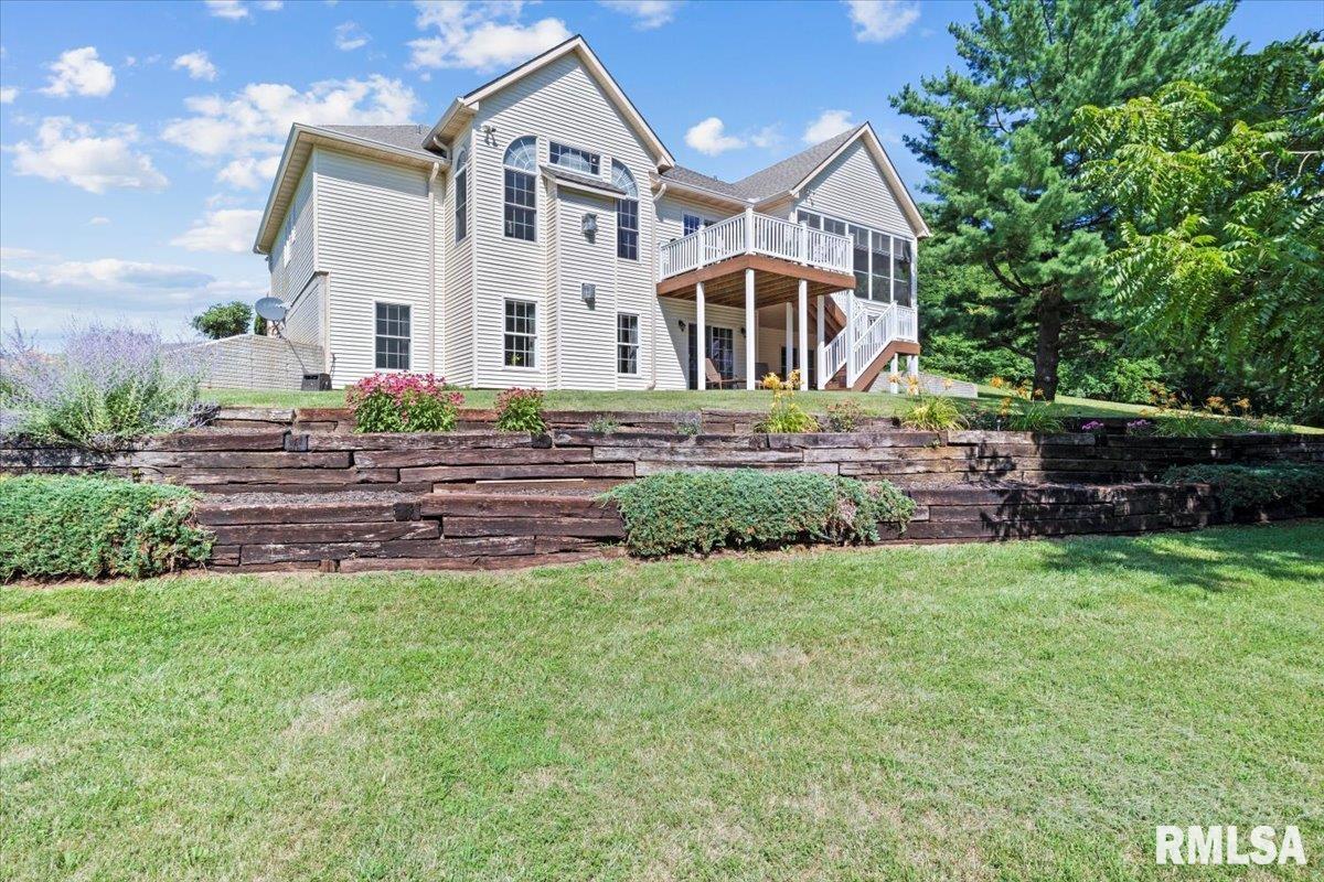 2045 Heitz Road Jacksonville, IL 62650 - Photo 3 of 78