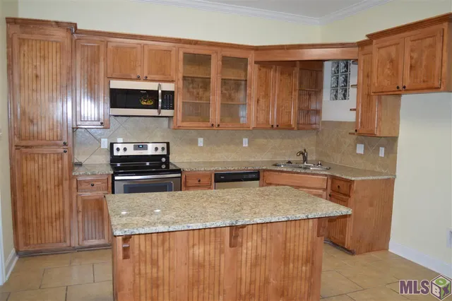 $1,700 | 108 Secret Gate Lane, Denham Springs, LA 70726