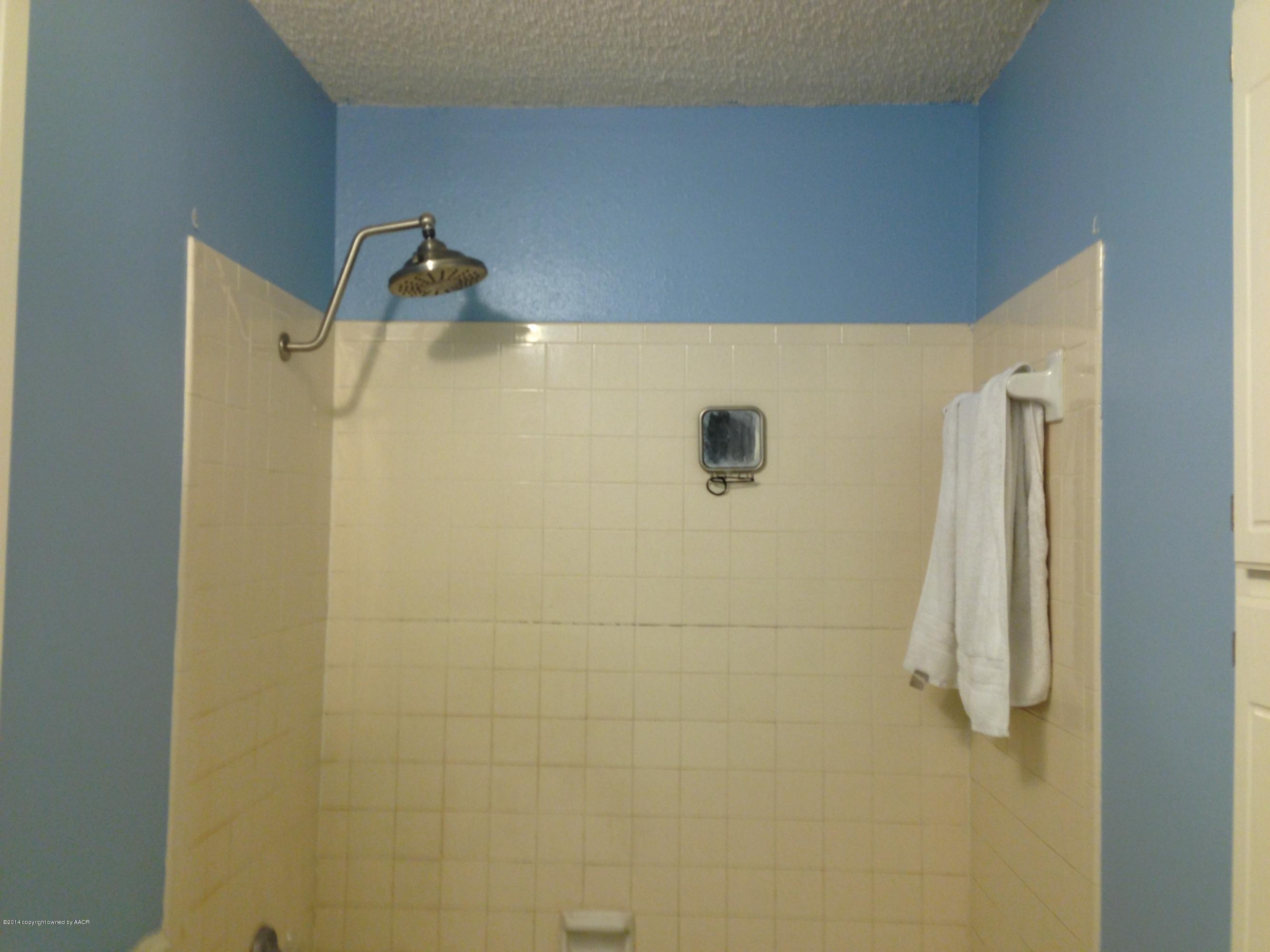6105 Rutgers Street Amarillo, TX 79109 - Photo 22 of 27 main bath