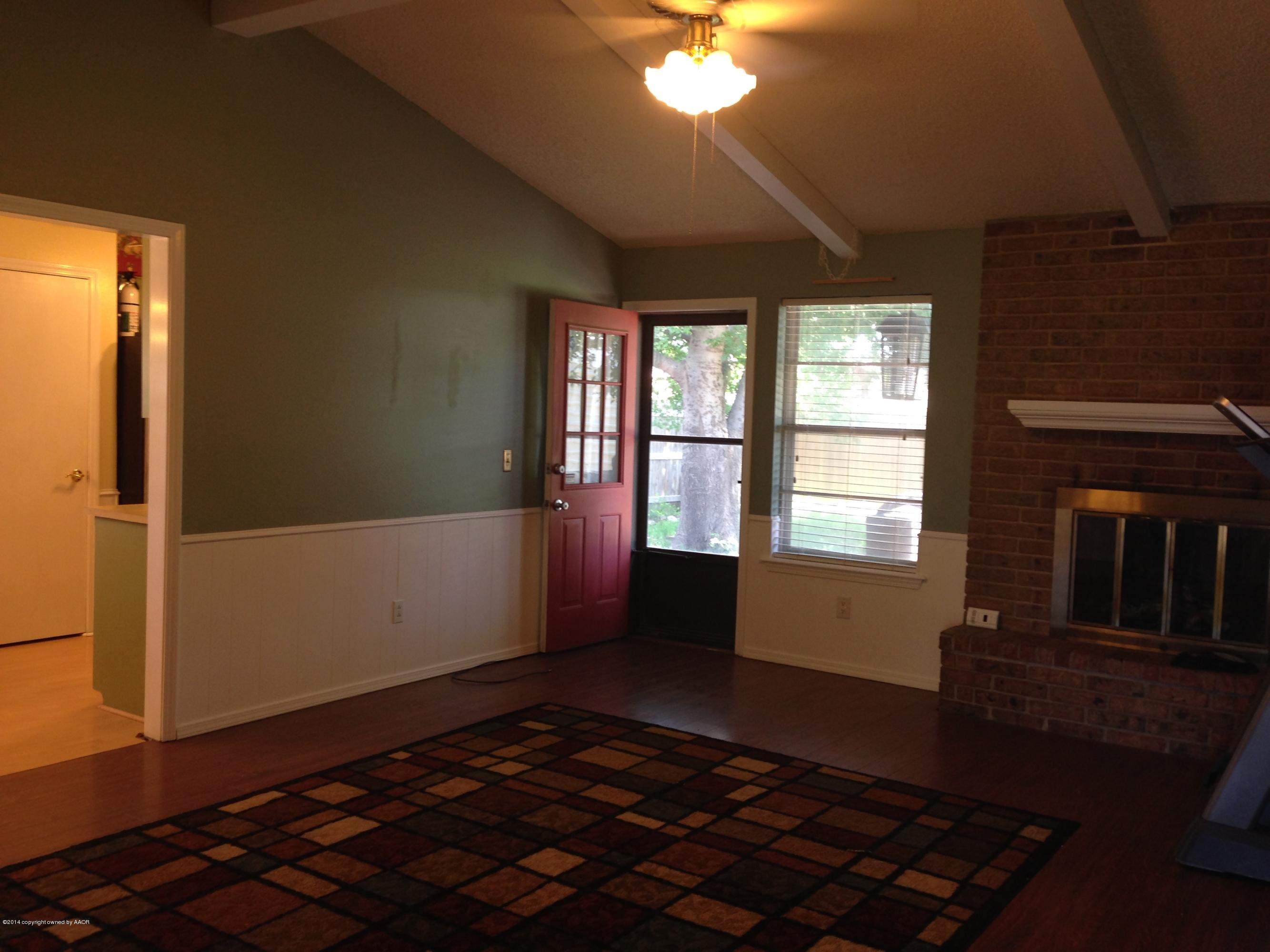 livingroom to back door