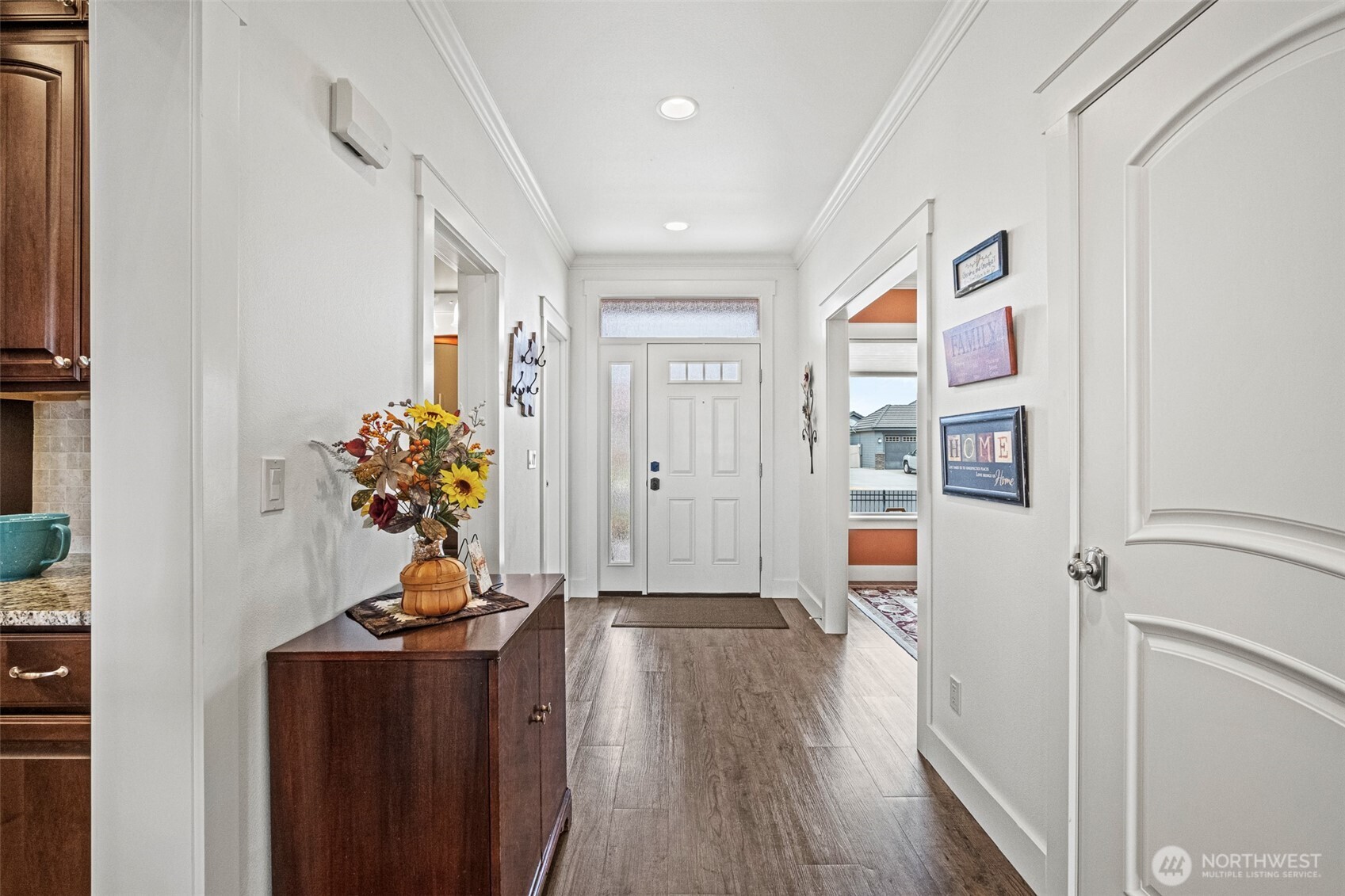 726 L Street Southwest Quincy, WA 98848 - Photo 3 of 40