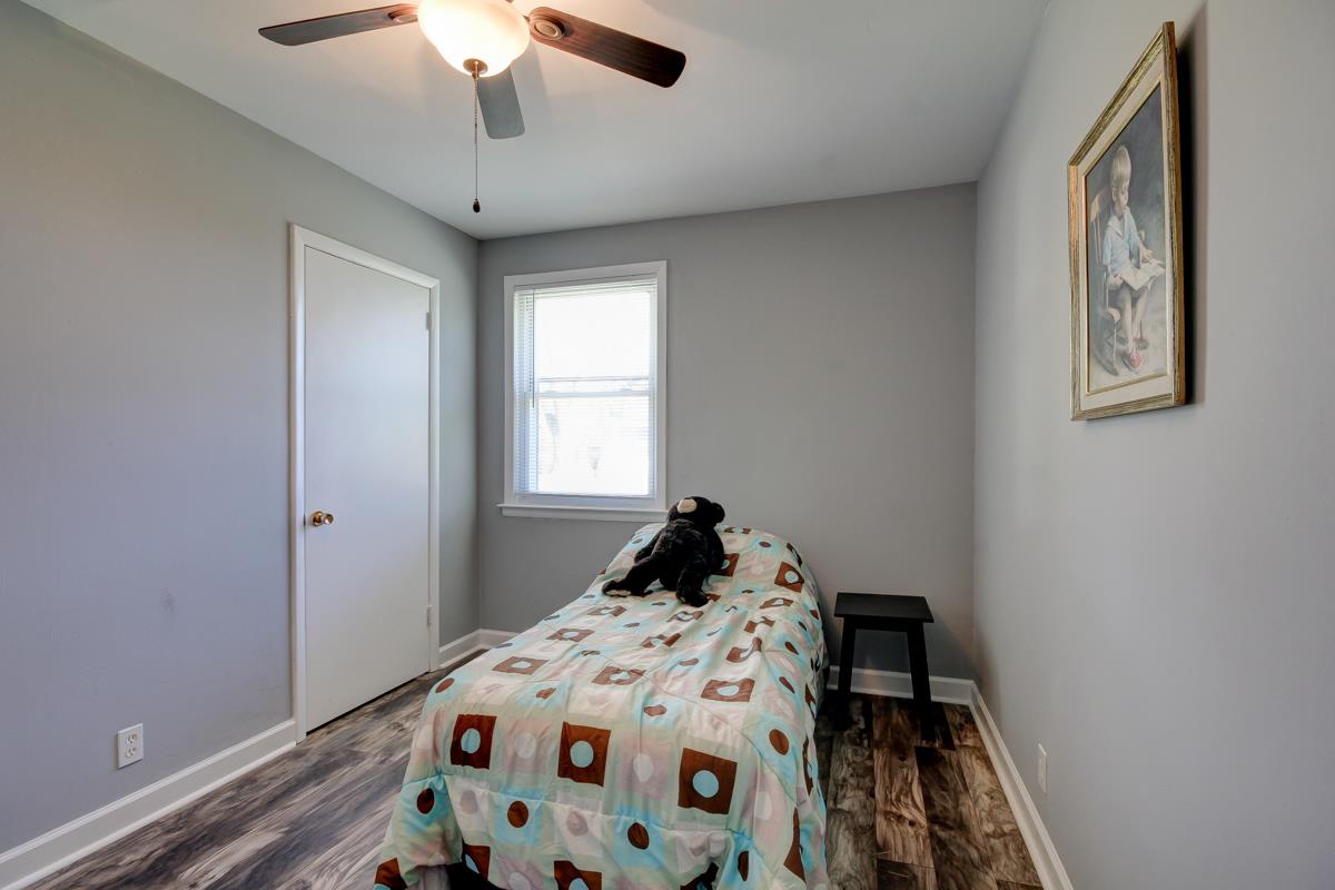 879 Lennox Road Clarksville, TN 37042 - Photo 25 of 30 send bedroom