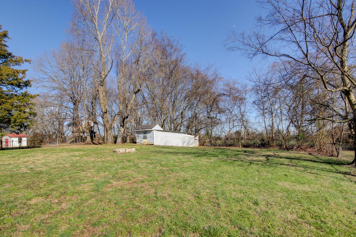 879 Lennox Road Clarksville, TN 37042 - Photo 10 of 30 Gallery Image 10