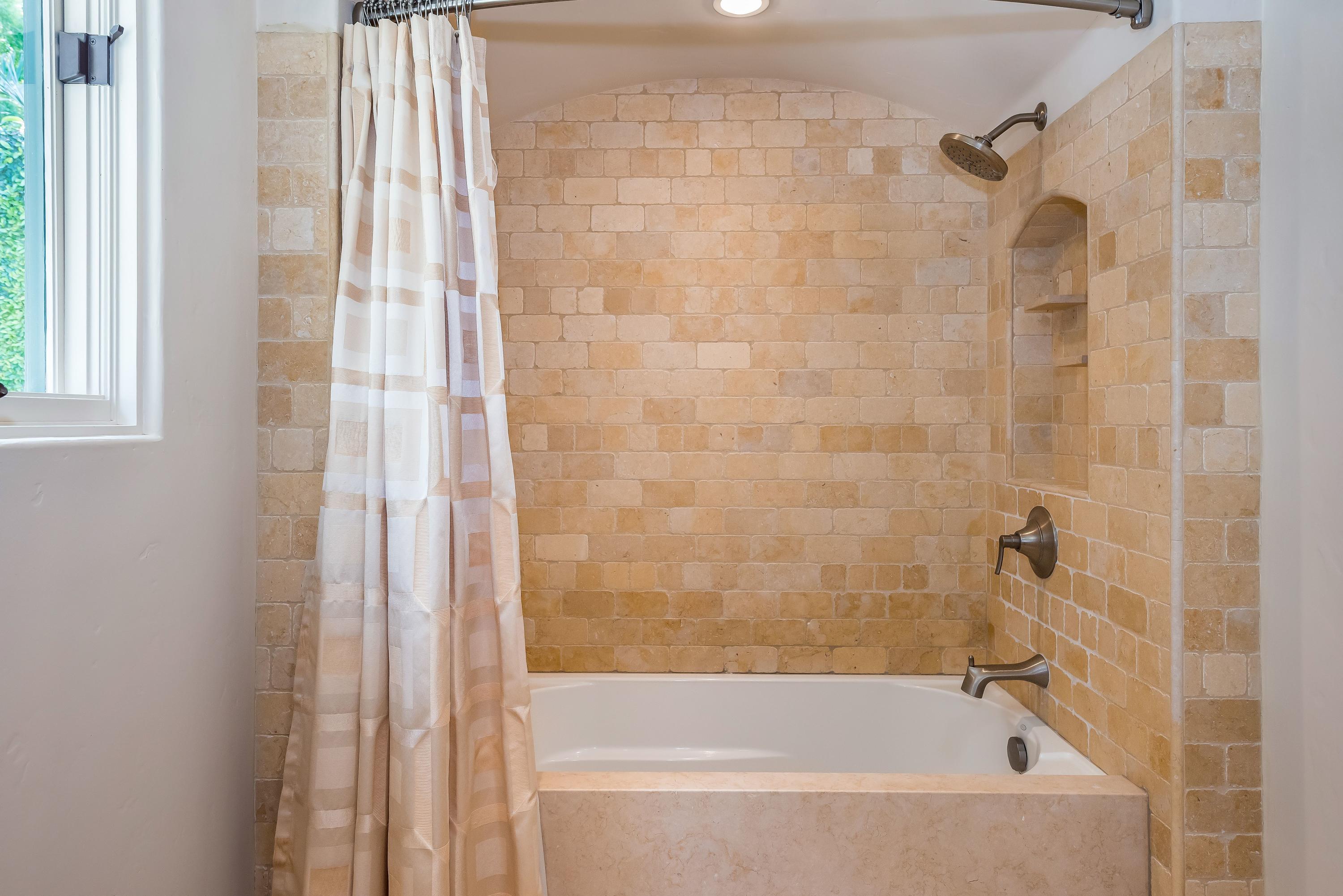 290 Butterfly Lane Montecito, CA 93108 - Photo 16 of 21 Bath