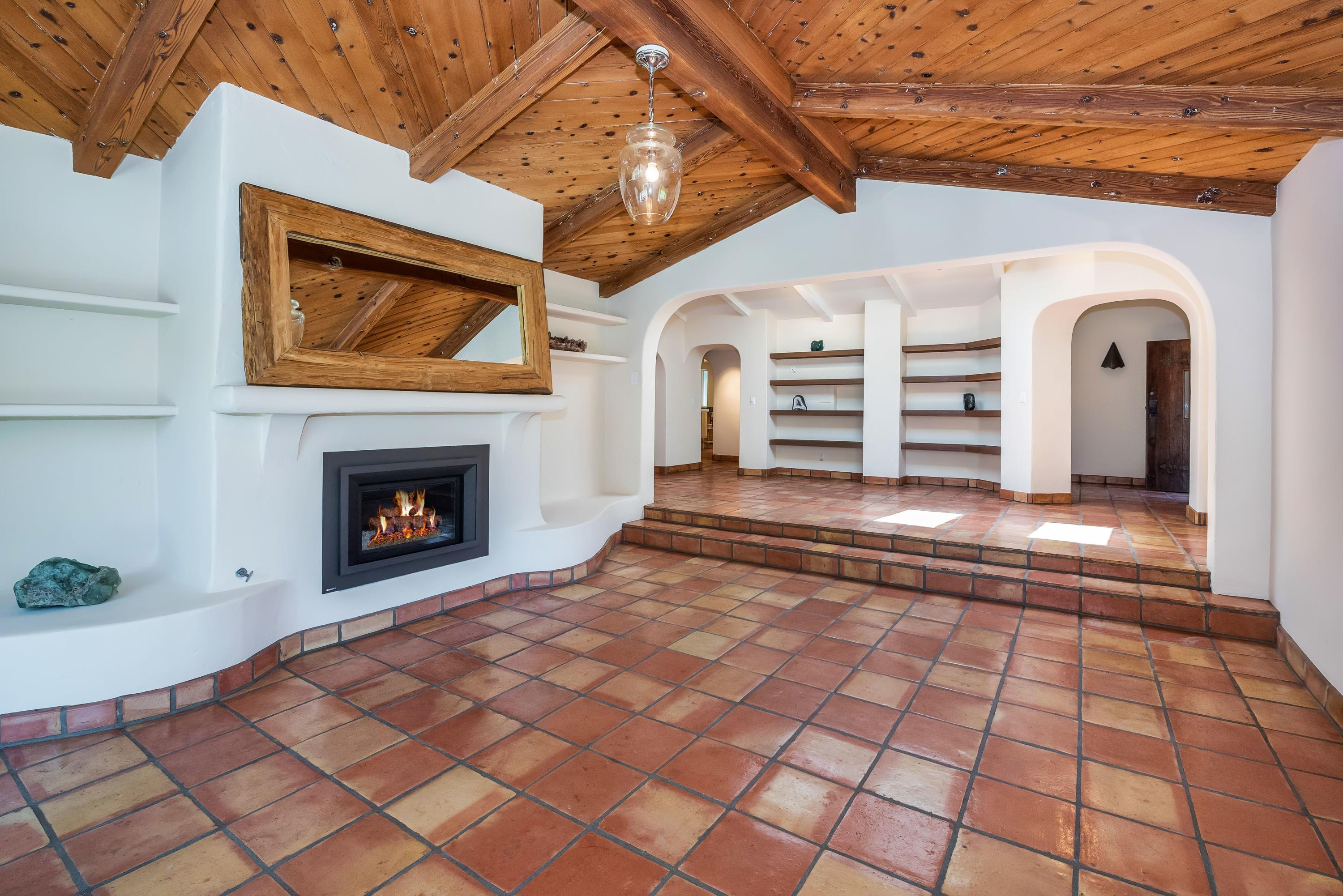 290 Butterfly Lane Montecito, CA 93108 - Photo 3 of 21 Living room and entry