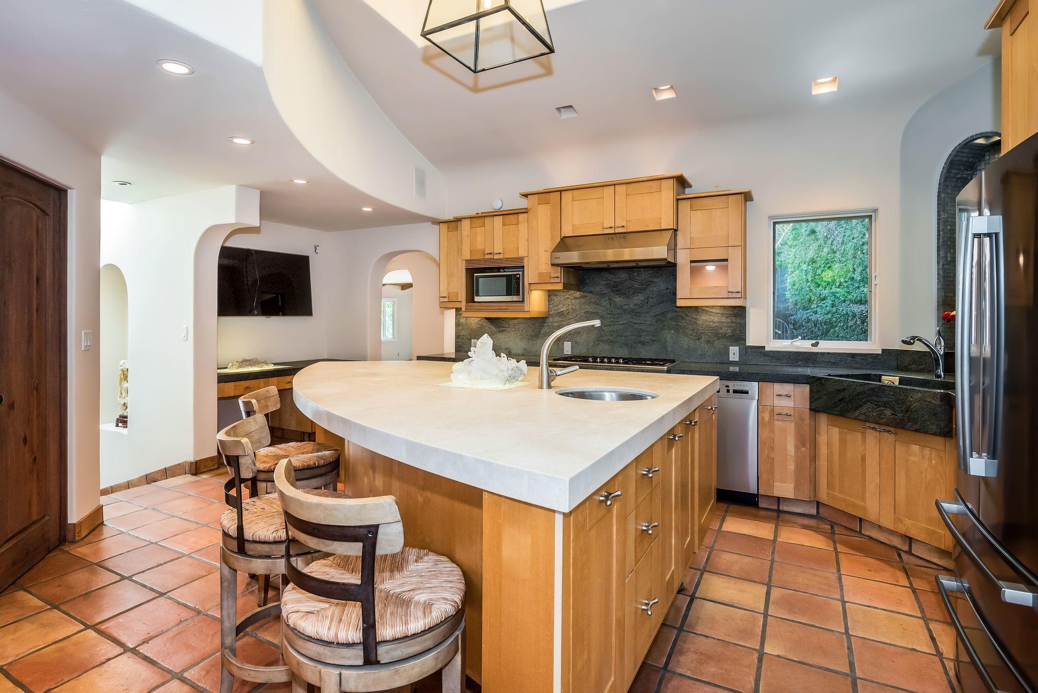 290 Butterfly Lane Montecito, CA 93108 - Photo 4 of 21 Kitchen center island