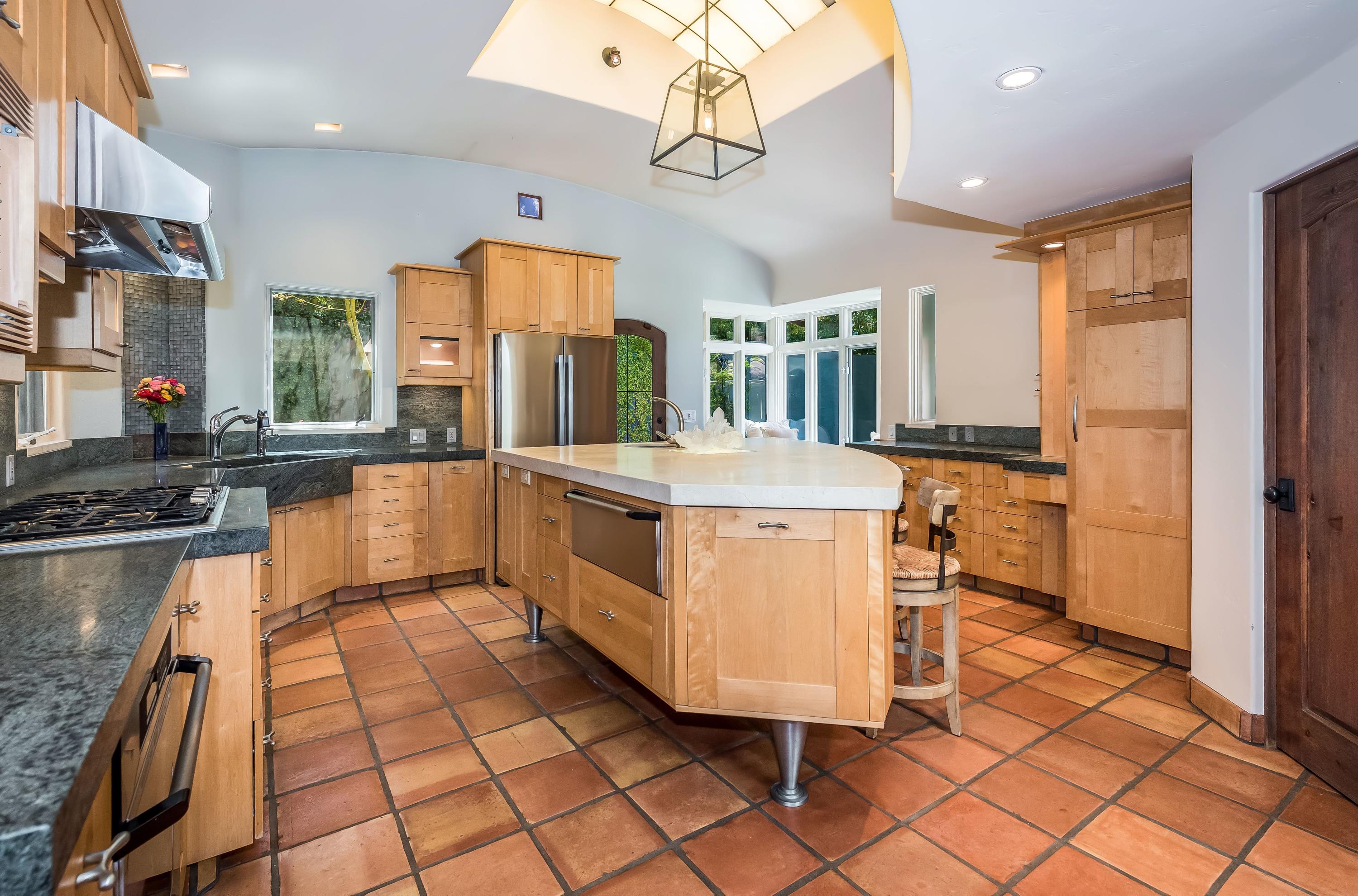 290 Butterfly Lane Montecito, CA 93108 - Photo 5 of 21 Kitchen