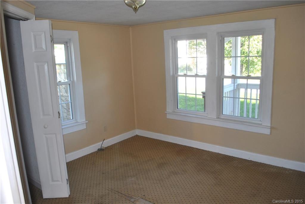 835 Allen Farm Road Canton, NC 28716 - Photo 7 of 16