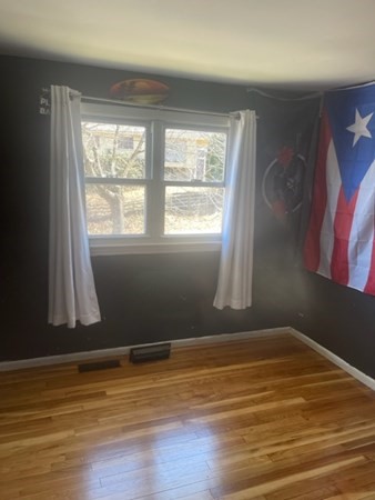33 Dietz Road Boston, MA 02136 - Photo 9 of 11