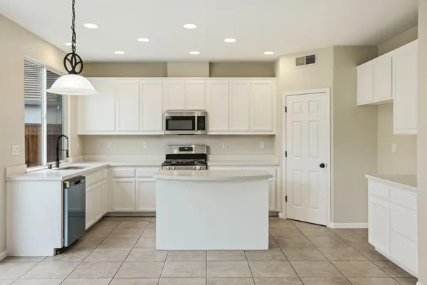 $620,000 | 2039 Peregrine Street, Manteca, CA 95337