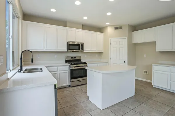 $620,000 | 2039 Peregrine Street, Manteca, CA 95337