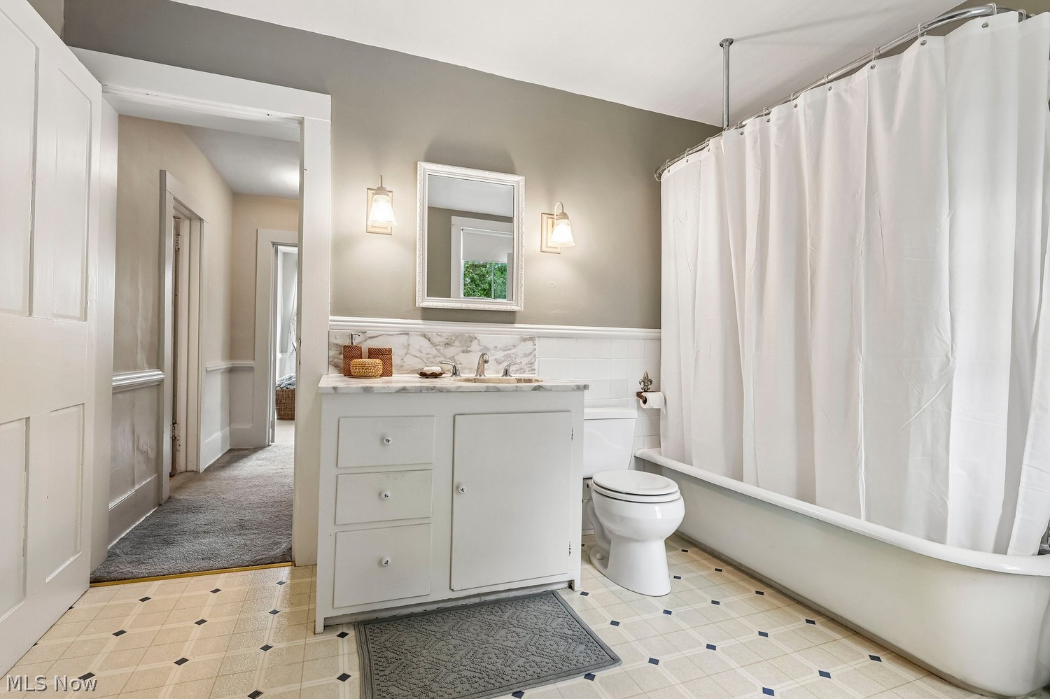 10215 Chardon Road Chardon, OH 44024 - Photo 29 of 48 Bathroom
