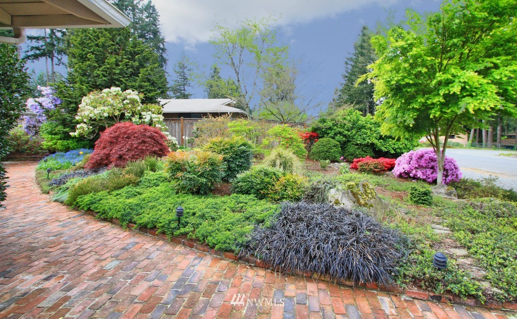 16513 Southeast 147th Street Renton, WA 98059 - Photo 3 of 25