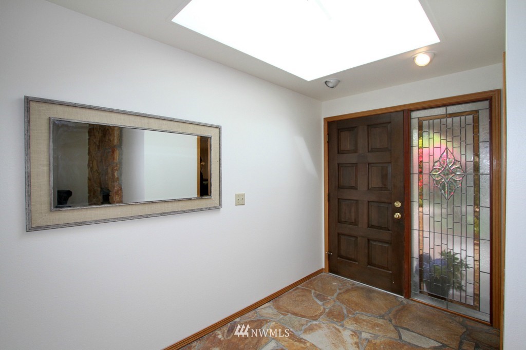 16513 Southeast 147th Street Renton, WA 98059 - Photo 6 of 25