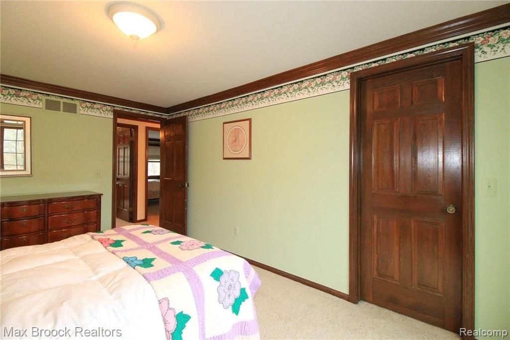 3251 Kilburn Road West Rochester Hills, MI 48306 - Photo 43 of 53