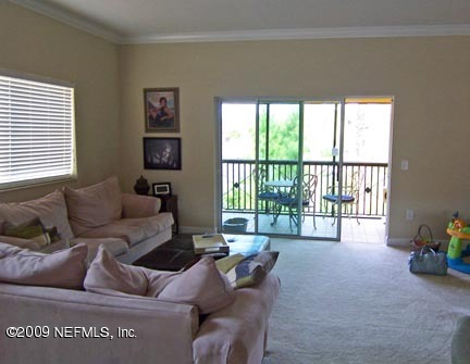 9745 Touchton Road, Unit 1221 Jacksonville, FL 32246 - Photo 4 of 14 Large, bright living & dining room