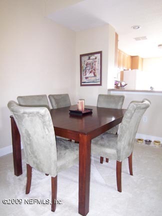9745 Touchton Road, Unit 1221 Jacksonville, FL 32246 - Photo 5 of 14 Dining room