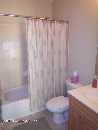 9745 Touchton Road, Unit 1221 Jacksonville, FL 32246 - Photo 9 of 14 Guest bath