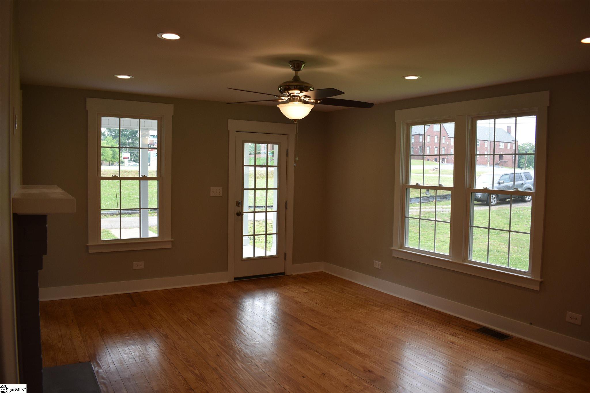 104 West Main Street Duncan, SC 29334 - Photo 11 of 28 Gallery Image 11