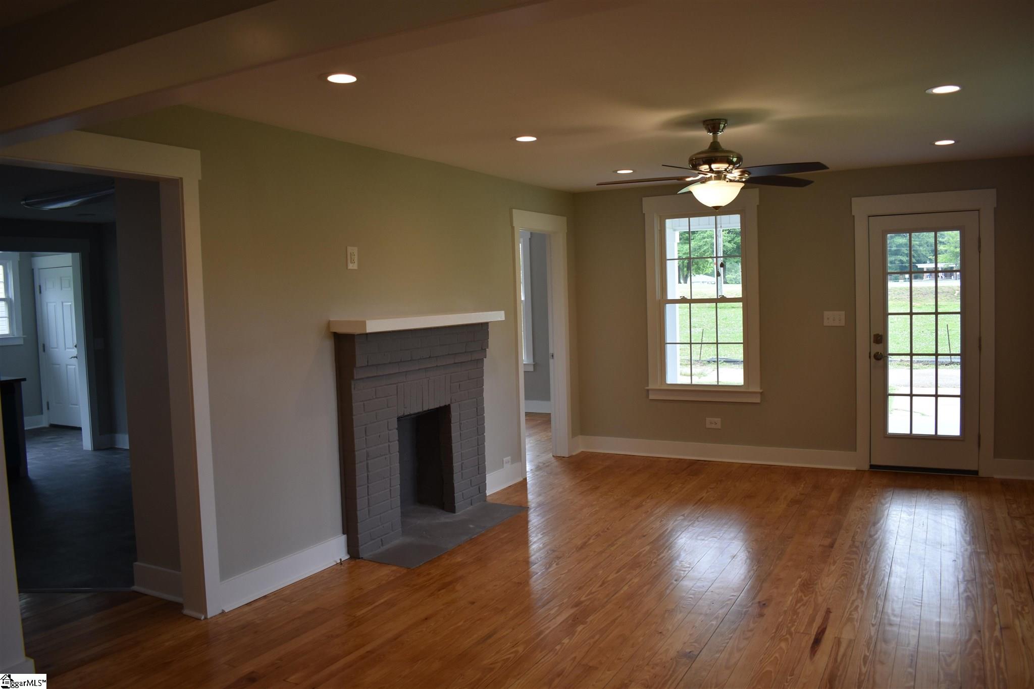 104 West Main Street Duncan, SC 29334 - Photo 9 of 28 Gallery Image 9