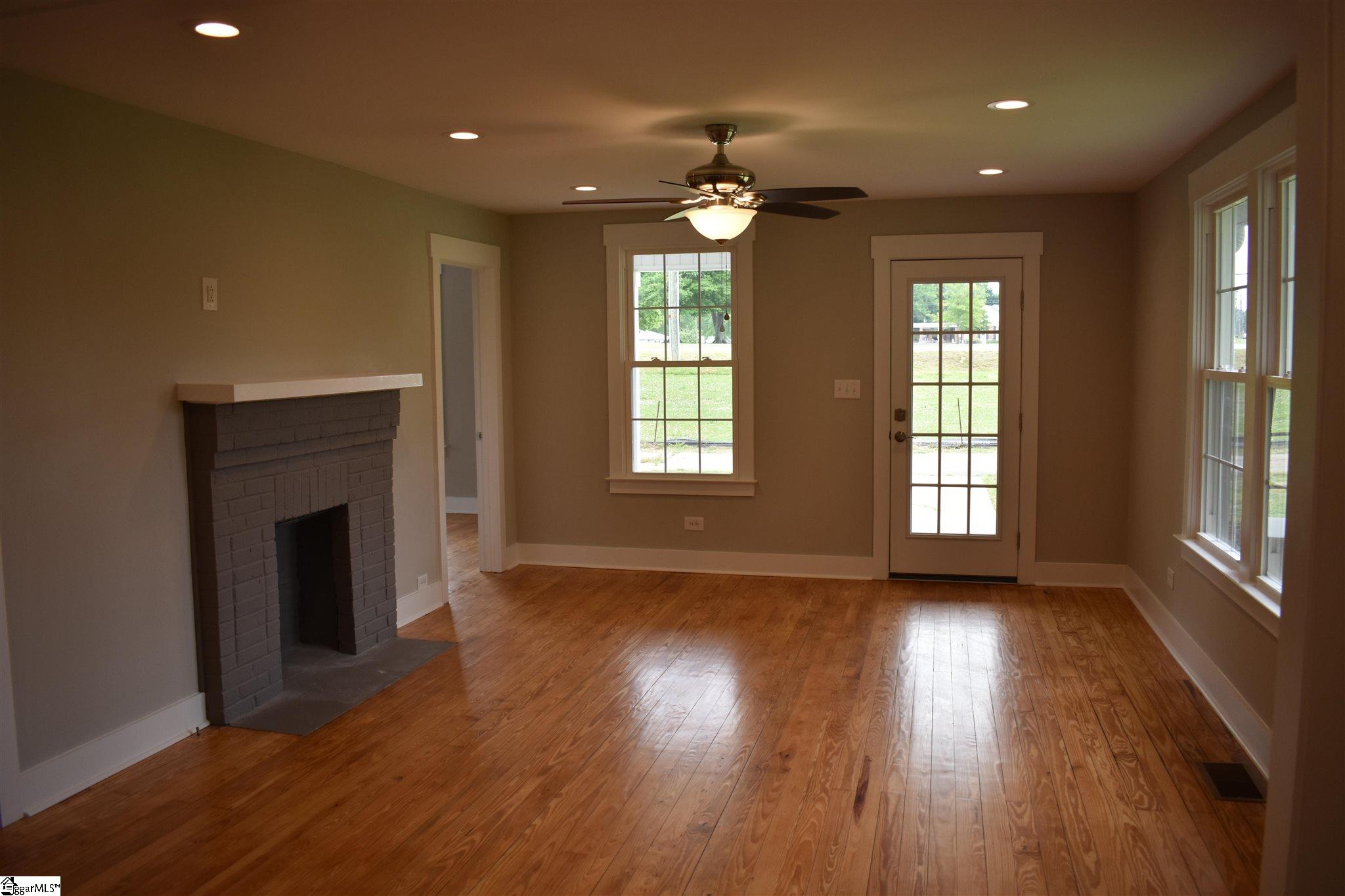 104 West Main Street Duncan, SC 29334 - Photo 10 of 28 Gallery Image 10