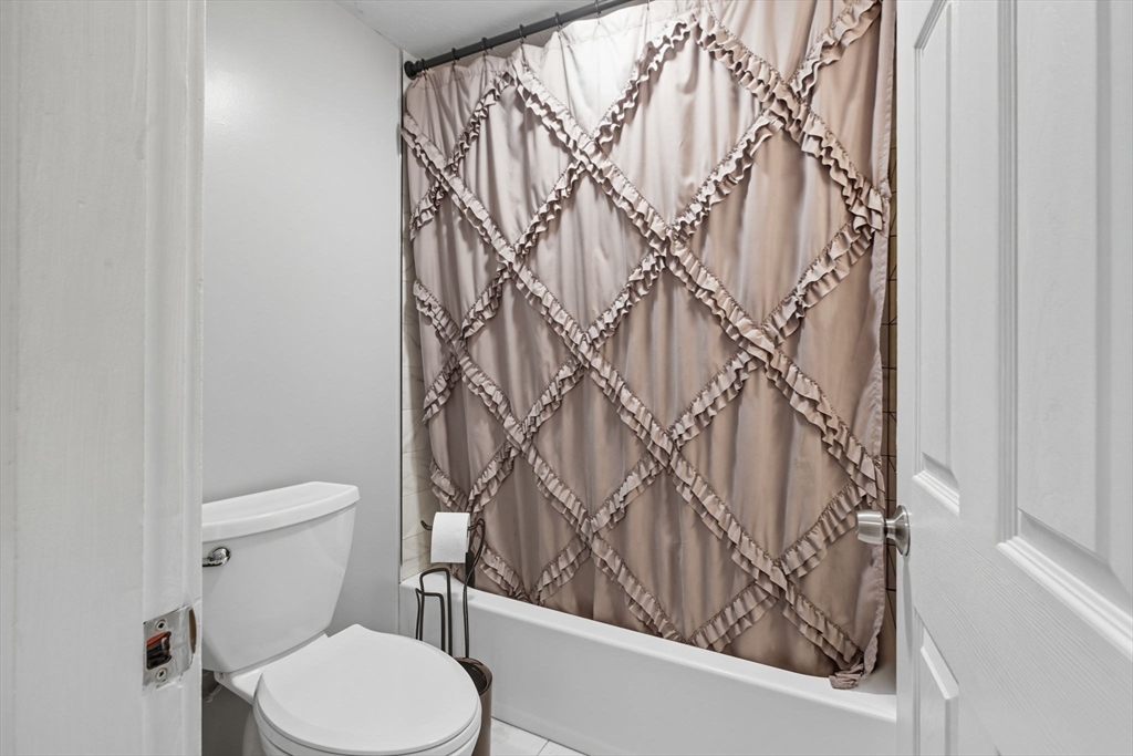 21 Gates Avenue Hudson, MA 01749 - Photo 24 of 42