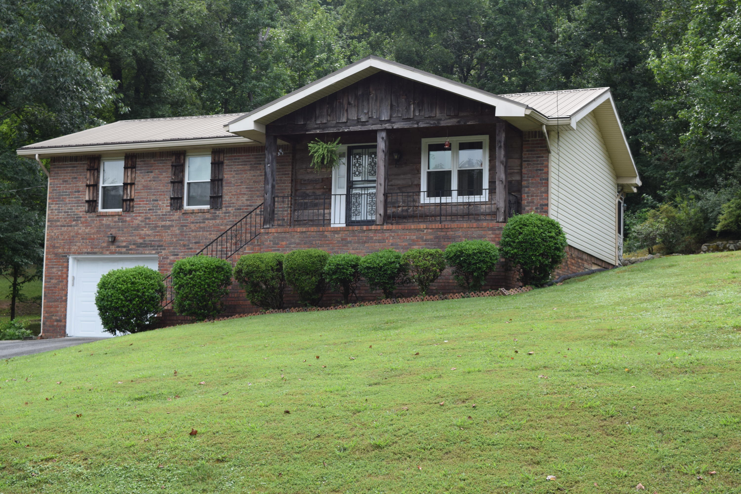 5604 Browntown Road Chattanooga, TN 37415 - Photo 2 of 30 DSC_0012