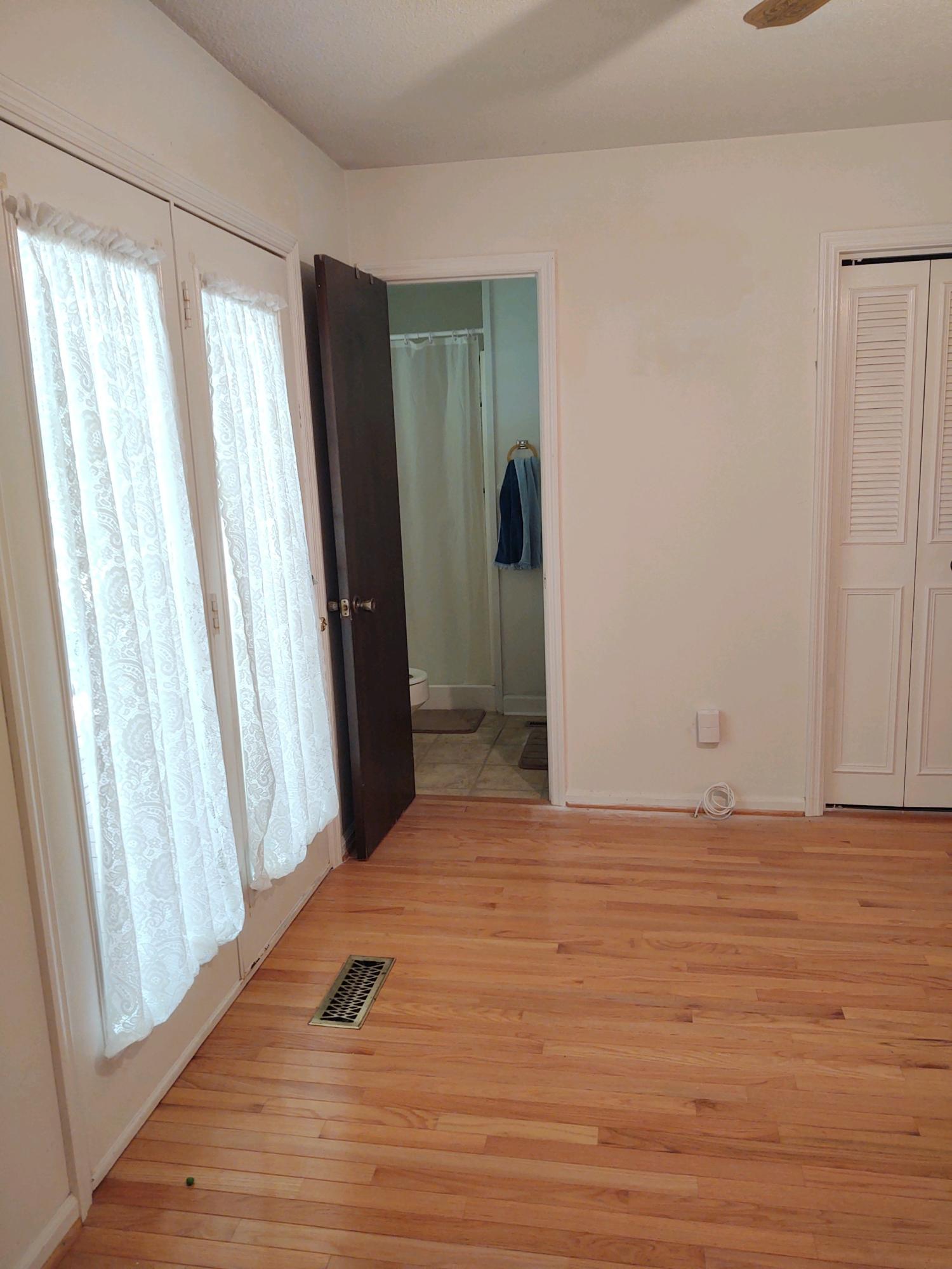 5604 Browntown Road Chattanooga, TN 37415 - Photo 13 of 30 95606CB9-1BBF-45F5-BD50-4298F75C7ADE