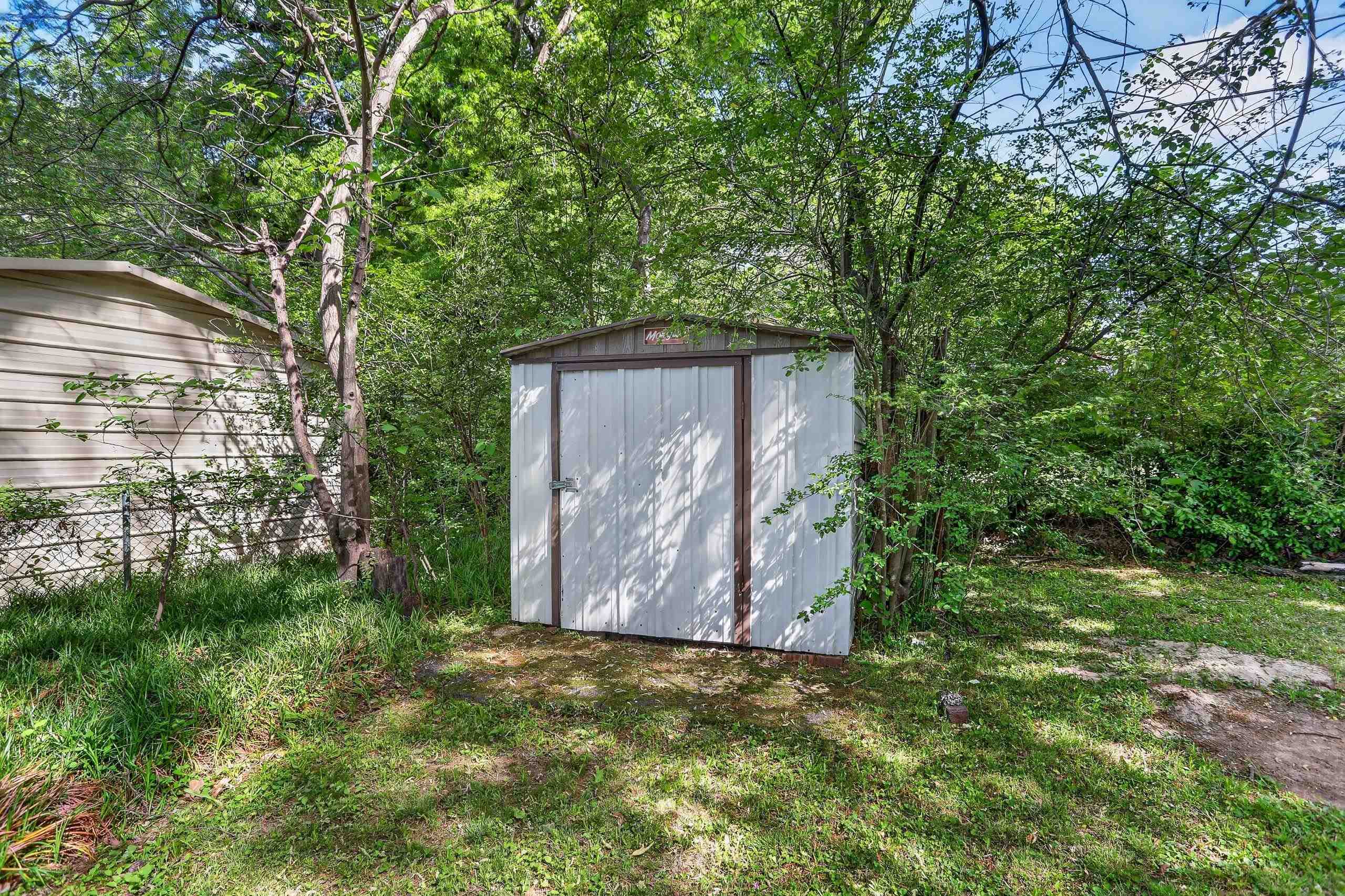 4924 Verne Road Memphis, TN 38117 - Photo 18 of 19 View of shed
