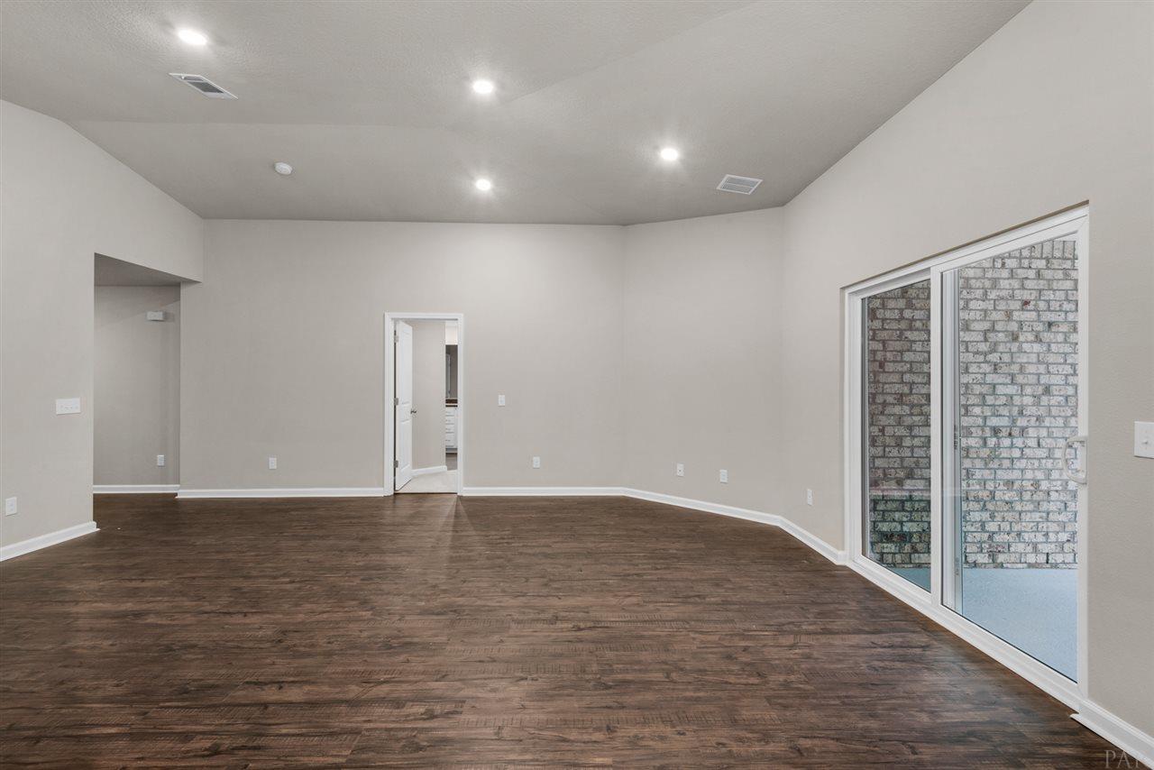 8969 Skip Stone Road Milton, FL 32583 - Photo 6 of 30 Gallery Image 6