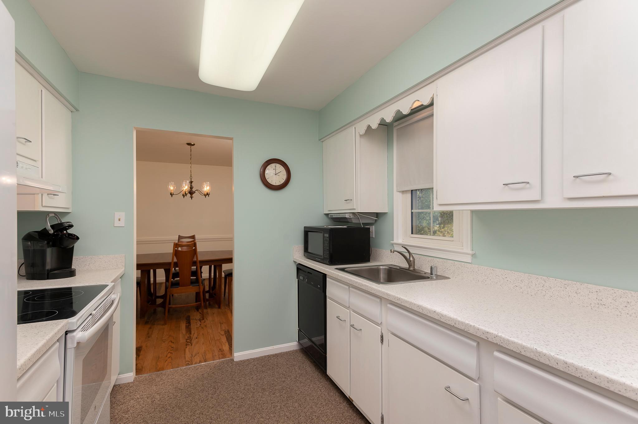 2539 North Farm Road Ellicott City, MD 21042 - Photo 13 of 31 Kitchen with views of the yard