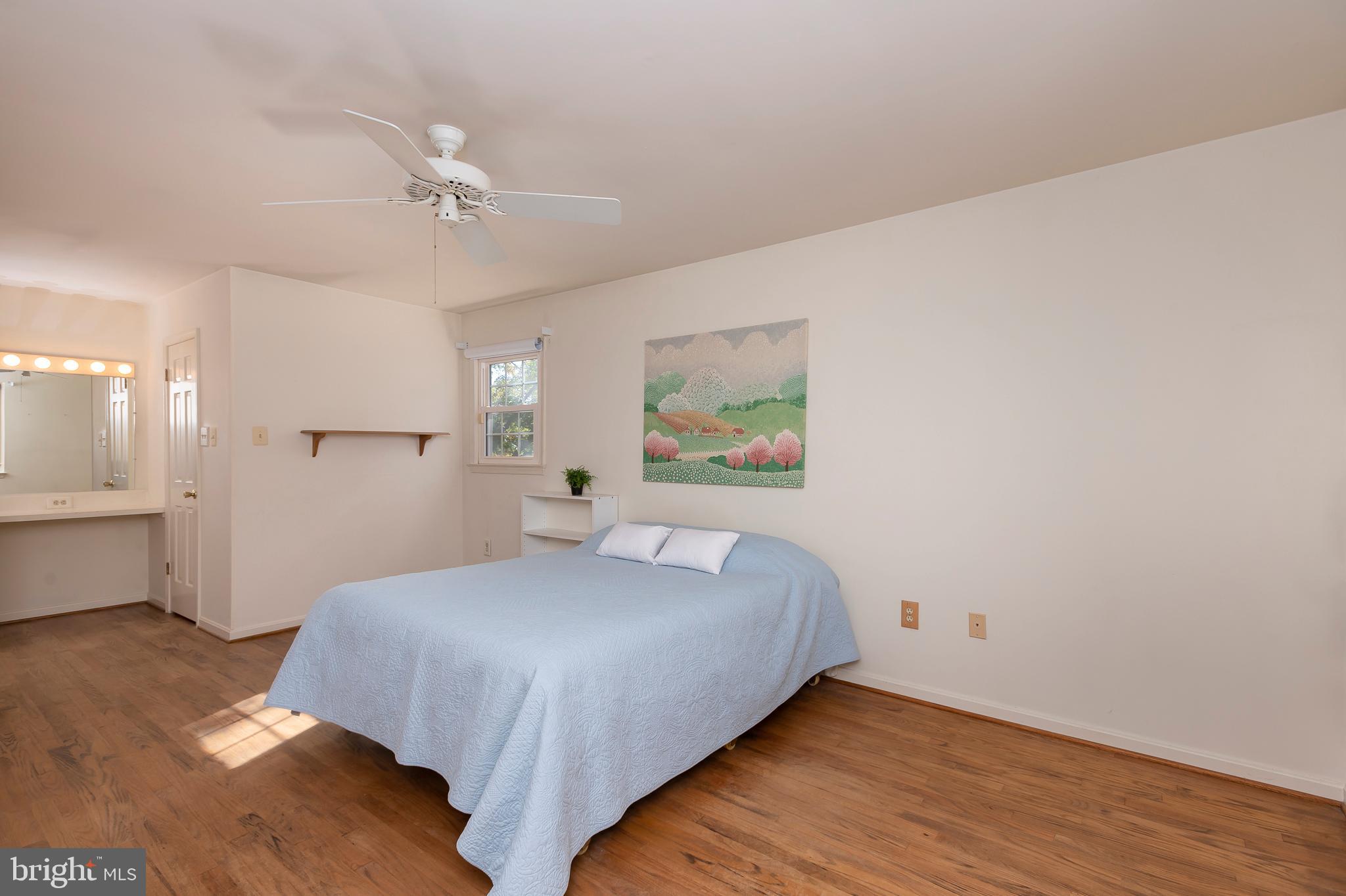 2539 North Farm Road Ellicott City, MD 21042 - Photo 18 of 31 Unwind in the master bedroom