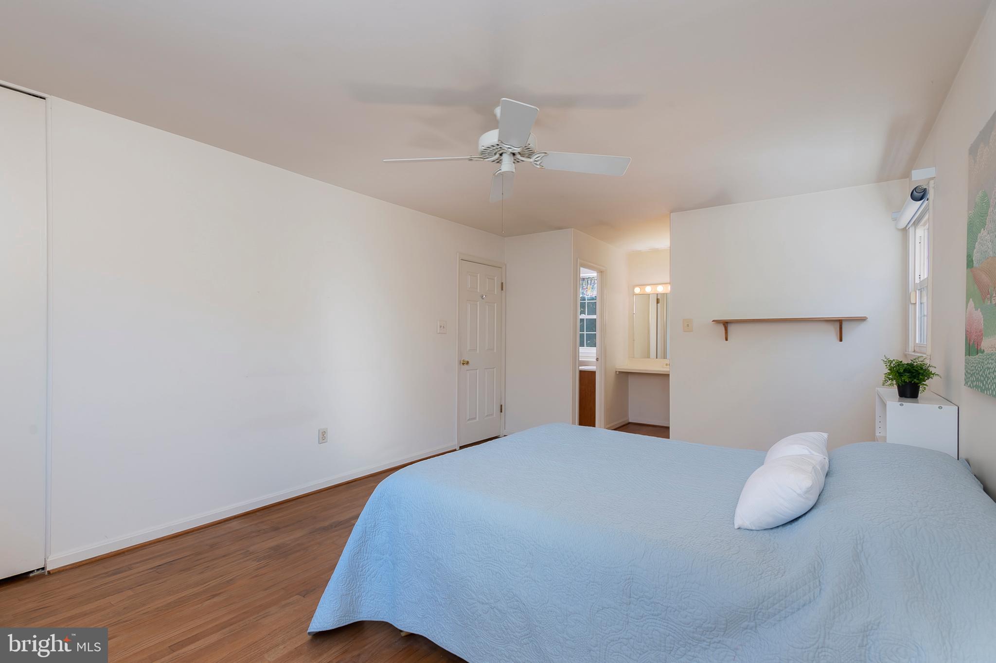 2539 North Farm Road Ellicott City, MD 21042 - Photo 19 of 31 Master bedroom