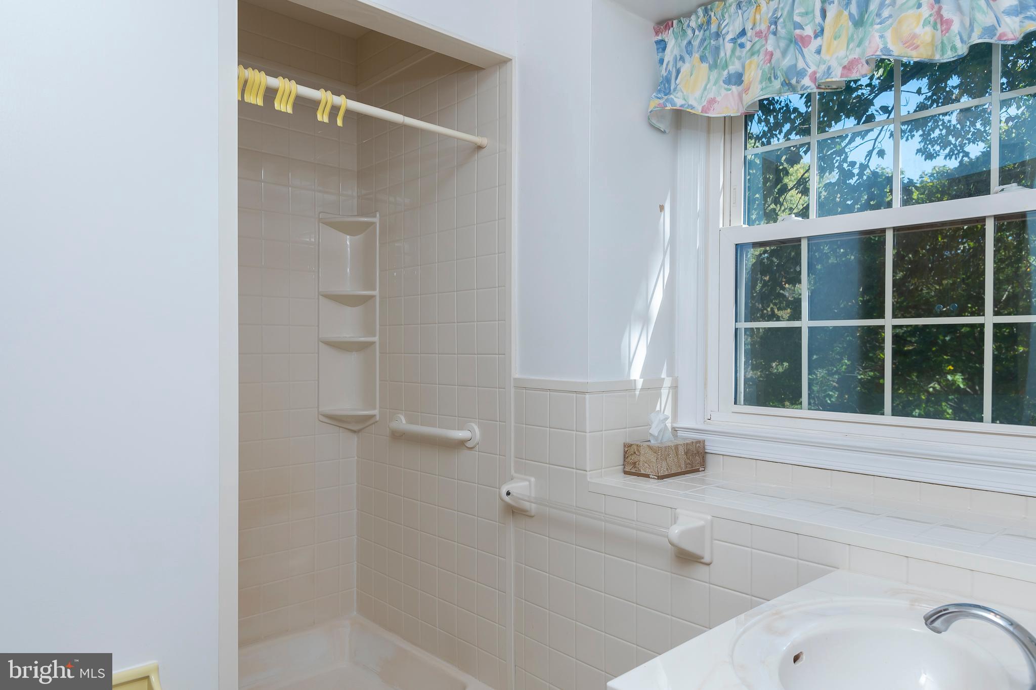 2539 North Farm Road Ellicott City, MD 21042 - Photo 21 of 31 Master bathroom
