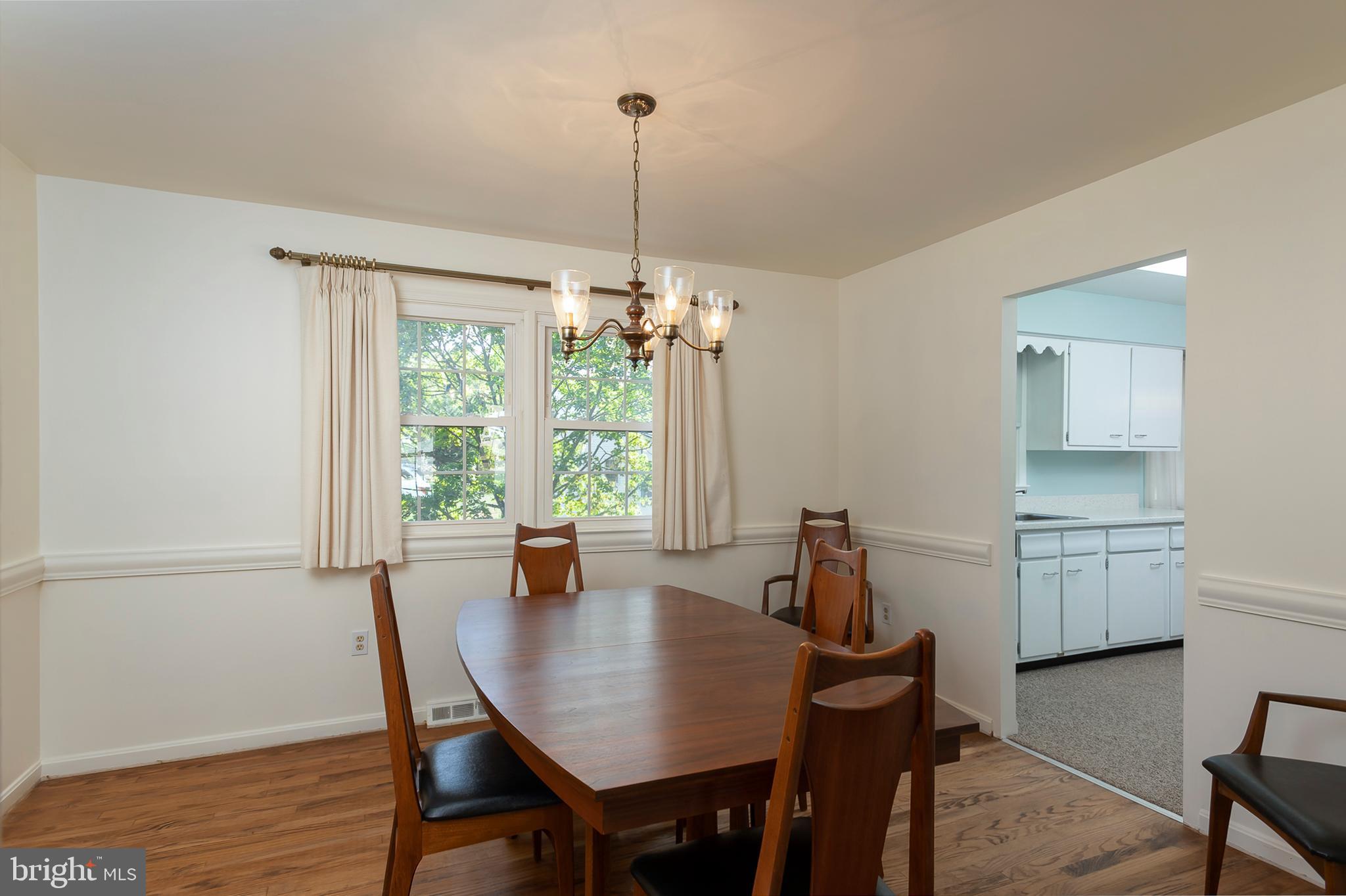 2539 North Farm Road Ellicott City, MD 21042 - Photo 10 of 31 Light-filled dining room