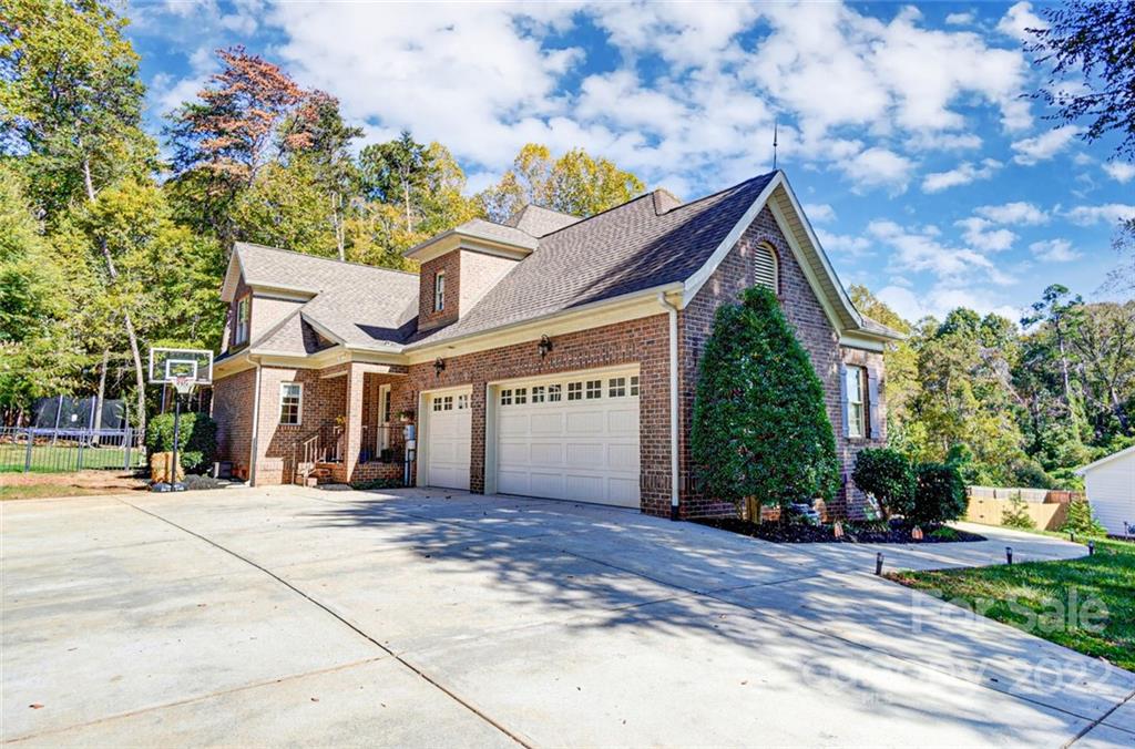 561 Oak Tree Road Mooresville, NC 28117 - Photo 7 of 46 Gallery Image 7