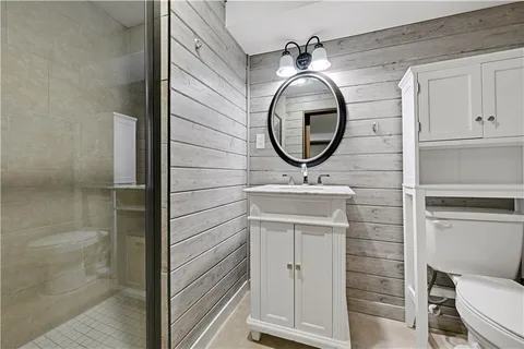 $345,000 | 7010 Horton Street, Overland Park, KS 66204