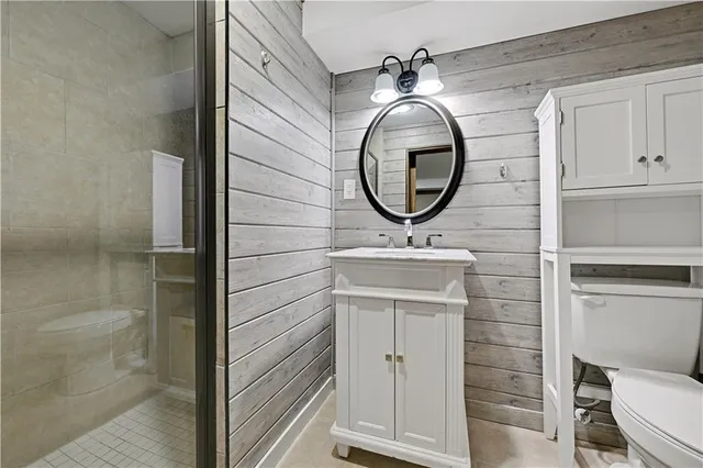 $345,000 | 7010 Horton Street, Overland Park, KS 66204