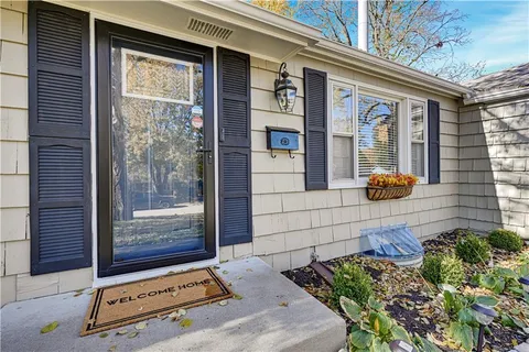 $345,000 | 7010 Horton Street, Overland Park, KS 66204